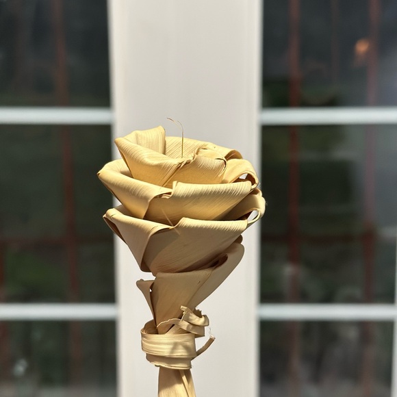 Handcrafted Dried Sweetgrass Roses - Picture 6 of 11